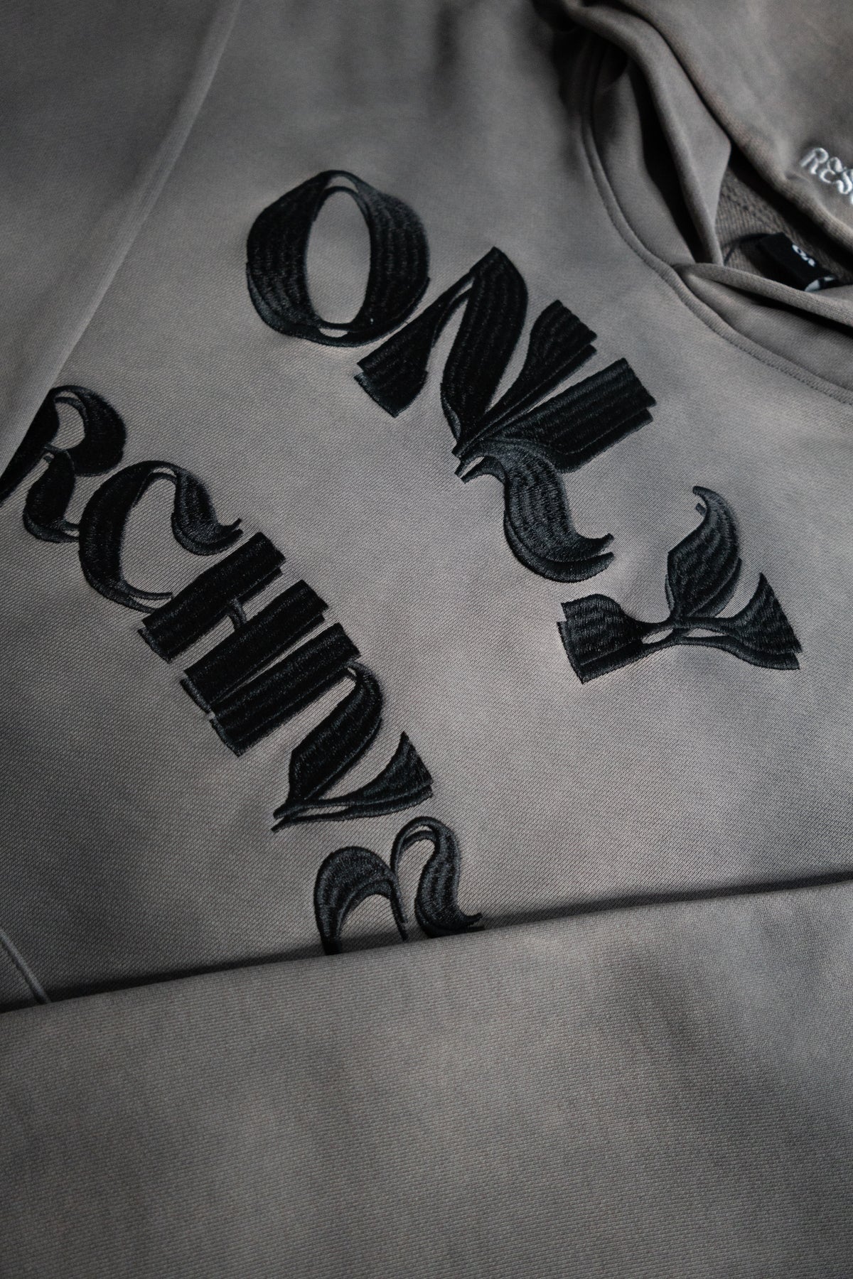 VINTAGE ONLY ARCHIVES HOODIE (WASHED GREY)