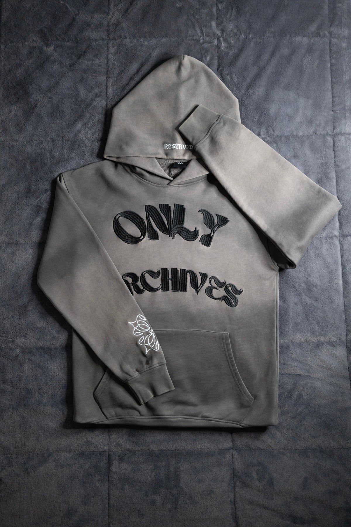 VINTAGE ONLY ARCHIVES HOODIE (WASHED GREY)